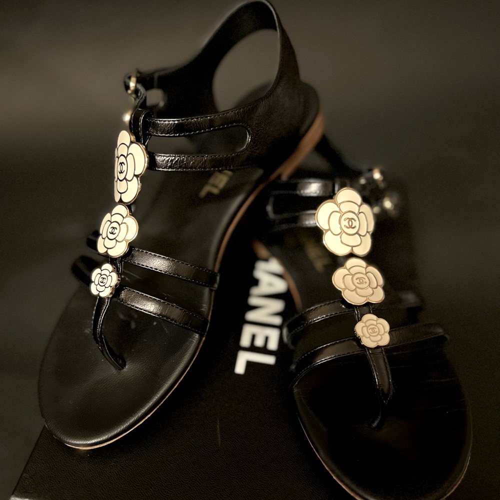 Authentic Chanel Camellia Leather Thong Sandal Size 5